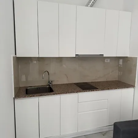 Perball Rafaelos Apartamento Shëngjin